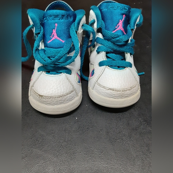 COPY - Nike Jordan's size 4c toddlers - Picture 6 of 11
